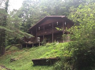 940 Hickory St, Hyden, KY 41749