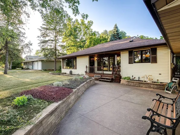 1017 W Broadway St, Monticello, MN 55362