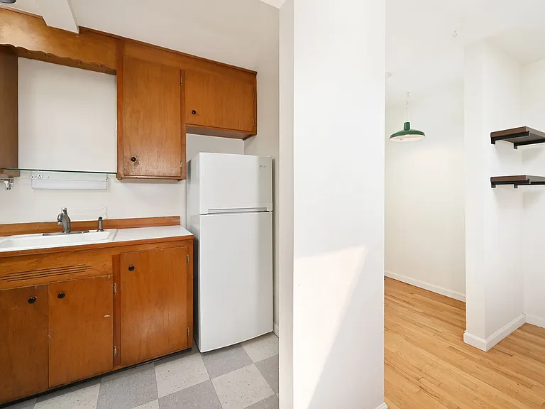 The Diane Apartments — Photo 14