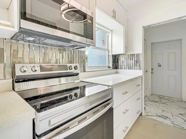 871 E 14th Street, Hialeah, FL 33010