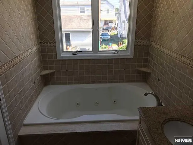 26 Lee St #A — Photo 3