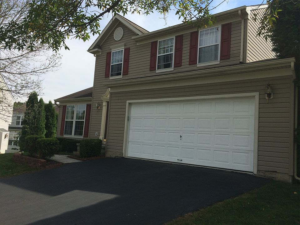 1st image of 916 Francis Dr