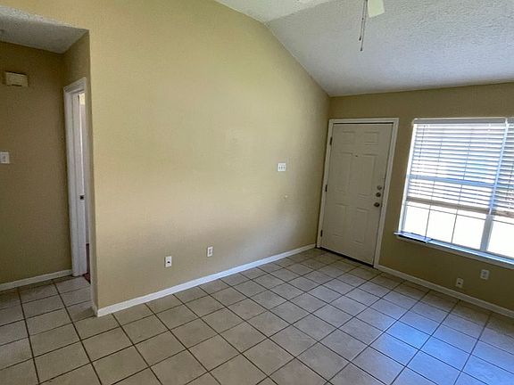 3rd image of 511 Veterans Ave #2B-1BA-700SQFT