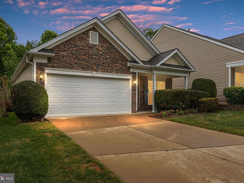 1st image of 4 Harborton Ln