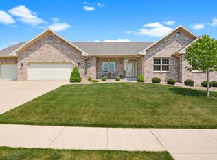 2101 Jessamine Rd, Bloomington, IL 61704