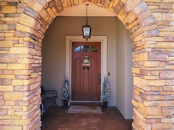 3rd image of 3899 SE 37th Ct