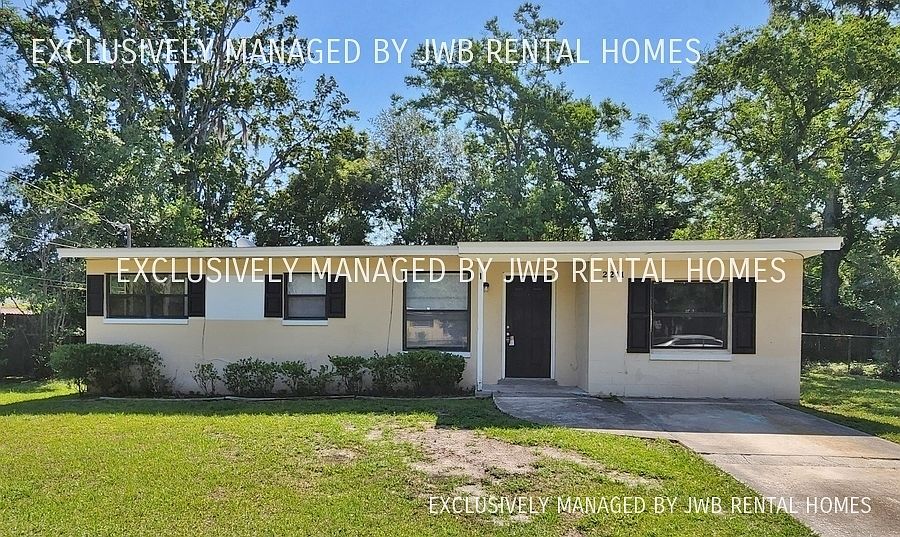 1st image of 2211 Bourget Dr