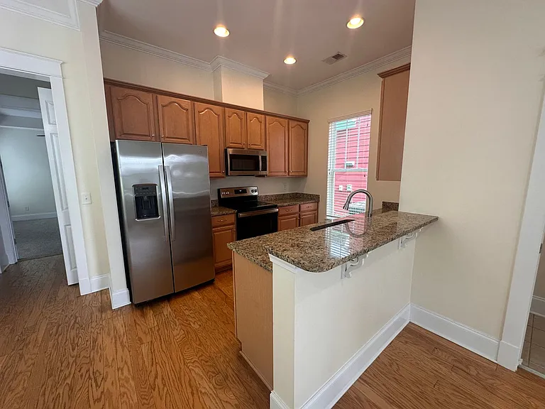 754 Murray Ave — Photo 10