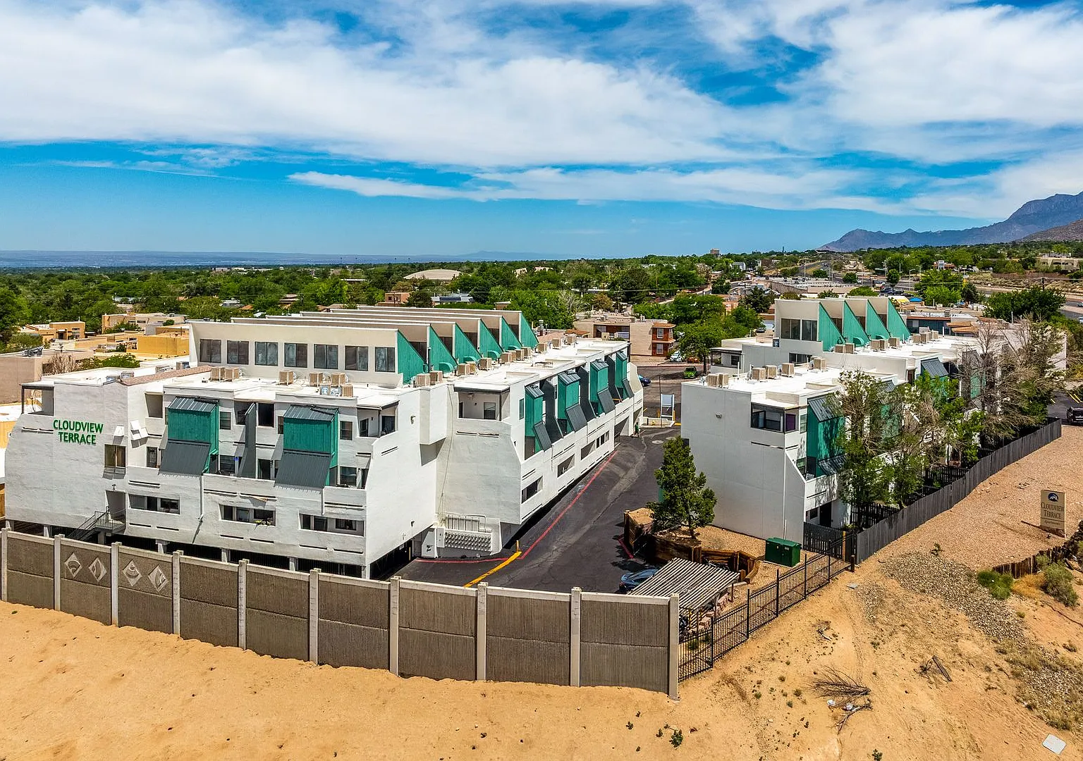 Cloudview Terrace — Photo 1