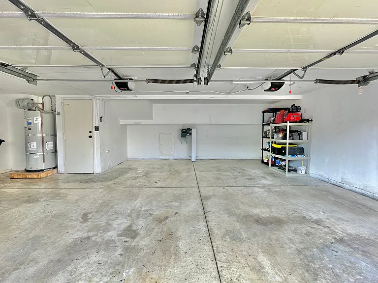 9 Serena Ct — Photo 42
