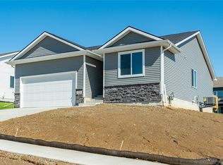723 W Wright Rd, Norwalk, IA 50211