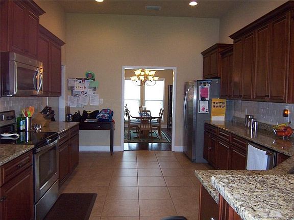 5th image of 3346 Woodward Dr