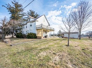 42 Case Rd, Beloit, OH 44609