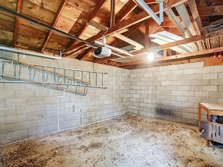 3267 Walmar Dr — Photo 22