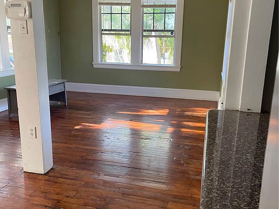 4th image of 4426 4th St S