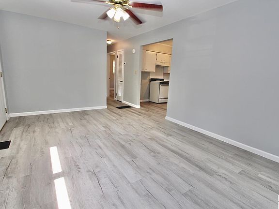 3rd image of 115 Elm St