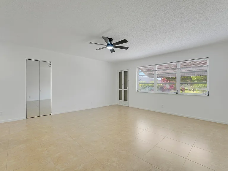 1142 Circle Ter W #C — Photo 19