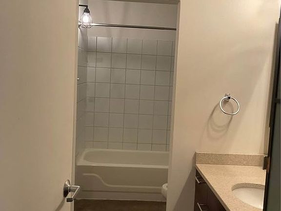 4th image of 881 Memorial Dr SE Unit 109