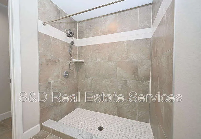 4435 Lake Hancock Rd — Photo 41