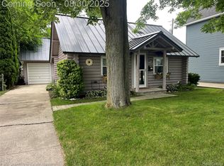 3000 Maplewood Dr, Fort Gratiot, MI 48059