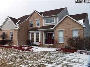 1245 Beechnut Dr, Akron, OH 44312