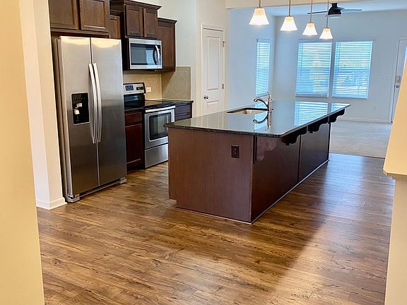 4th image of 104 Blackstone Ct #A