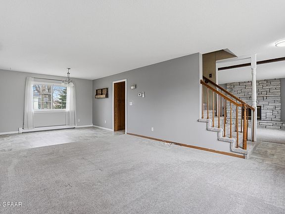 5th image of 403 Lake St