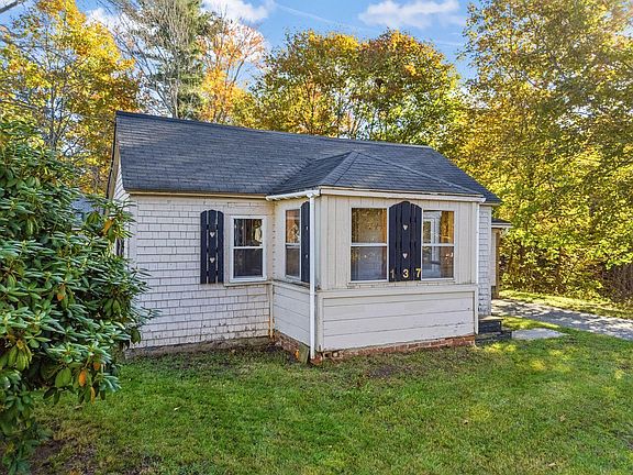 2nd image of 137 Harpswell Road