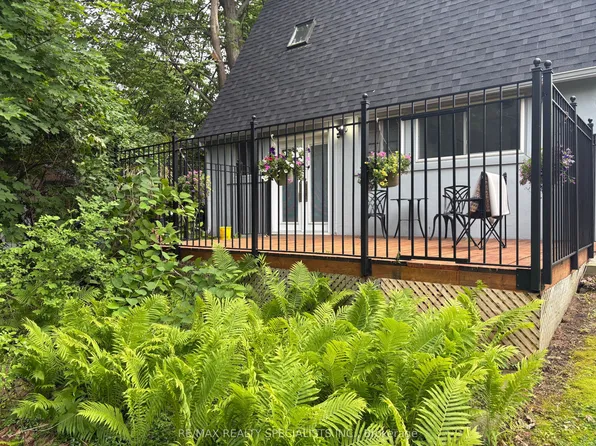 1233 Mississauga Rd, Mississauga, ON L5H 2J1