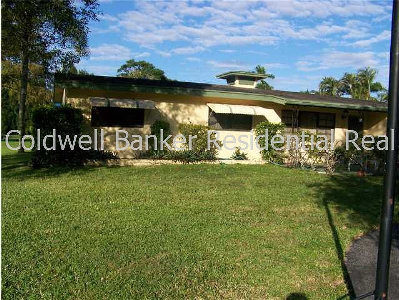 1st image of 417 Farmington Dr