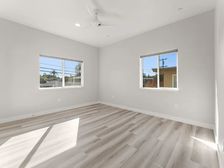 39 Lester Ave #1 — Photo 29