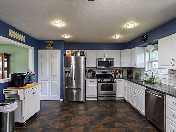 5th image of 1603 Berwick Dr