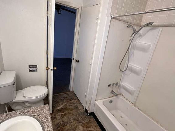 5th image of 4260 NE 10th St #3