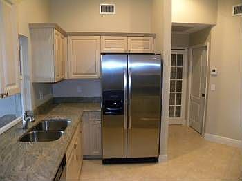 3rd image of 611 SE 16th St