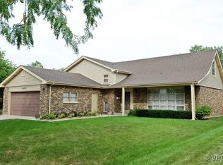 9 N Regency Dr E, Arlington Heights, IL