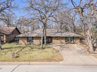 5621 Woodhollow Dr, Arlington, TX 76016
