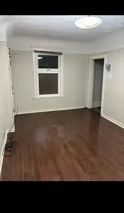 4th image of 984 Dundas St W #1A
