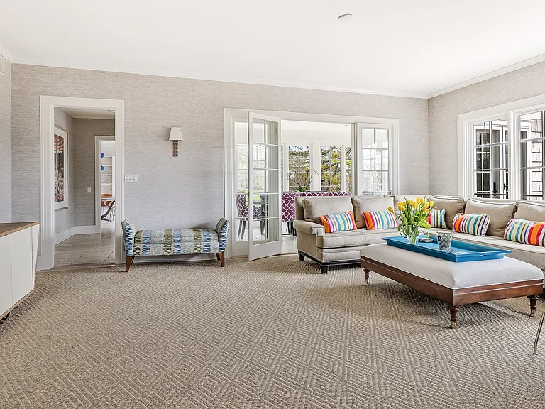 17 Apaquogue Rd — Photo 19