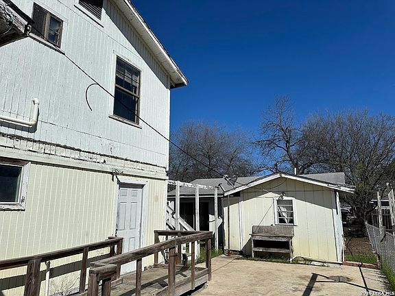 4th image of 831 BRIGHTON