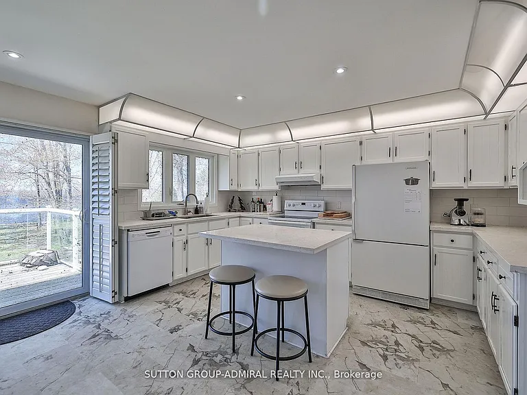 182 Bayshore Dr — Photo 18