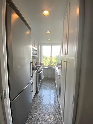 Rented by essential NEW YORK Real Estate | media 12