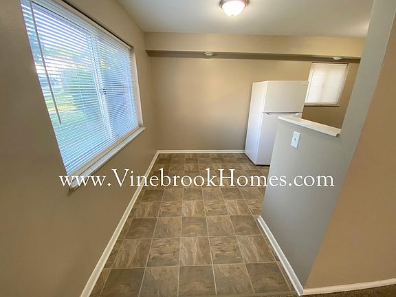 3rd image of 5635 Alvina Ave Unit B