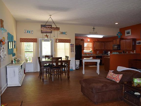 4th image of 394 Lee Road 2170