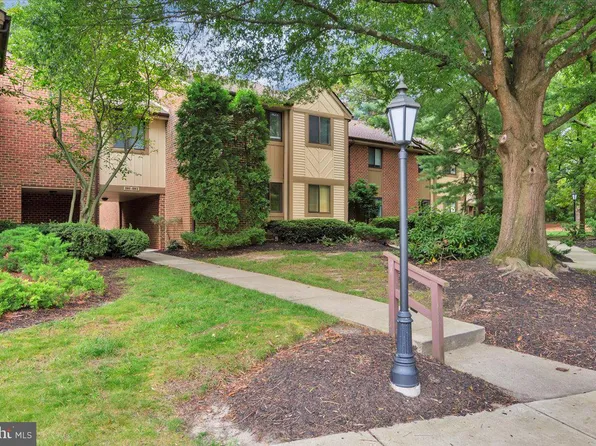 806 Cypress Point Cir, Mount Laurel, NJ 08054