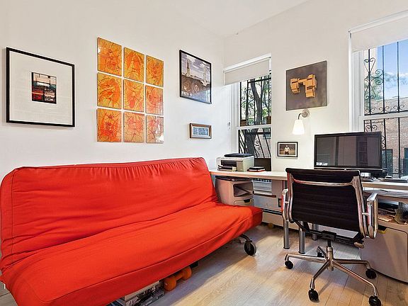 2nd image of 424 13th St #1E