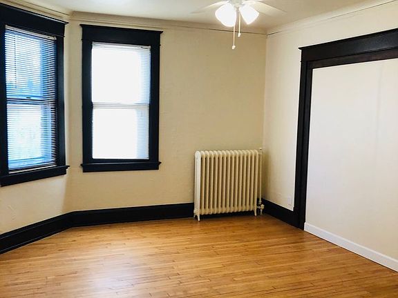 4th image of 3059 N Maryland Ave #40B341188