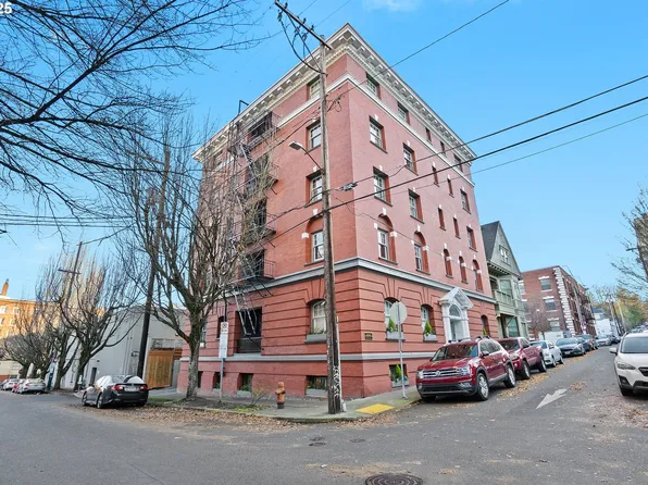 118 NW King Ave APT A, Portland, OR 97210