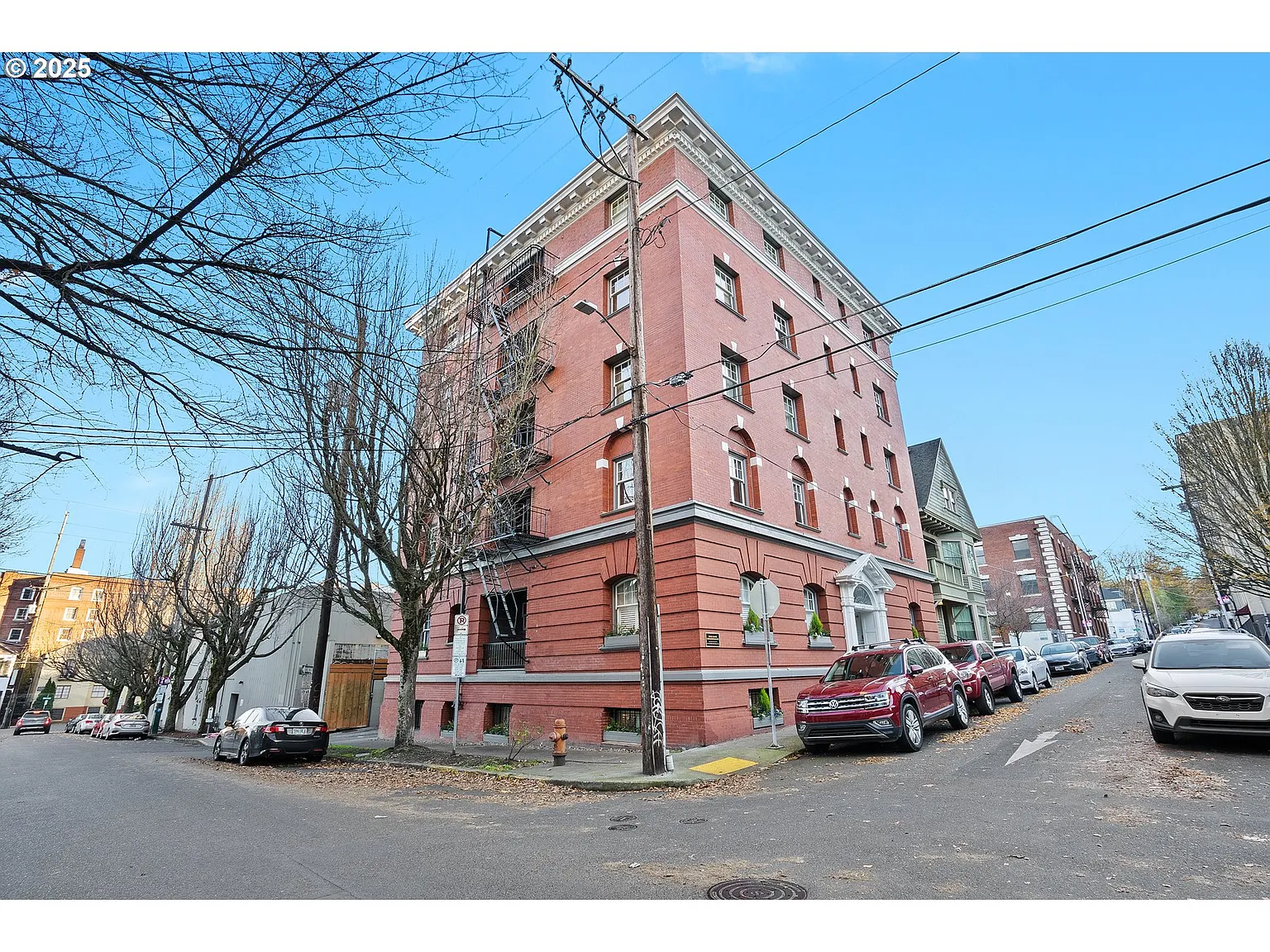 118 NW King Ave APT A photo 1