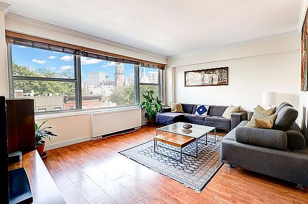 1st image of 33 Greenwich Ave #6EF
