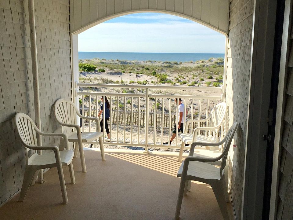 1st image of 1670 Boardwalk